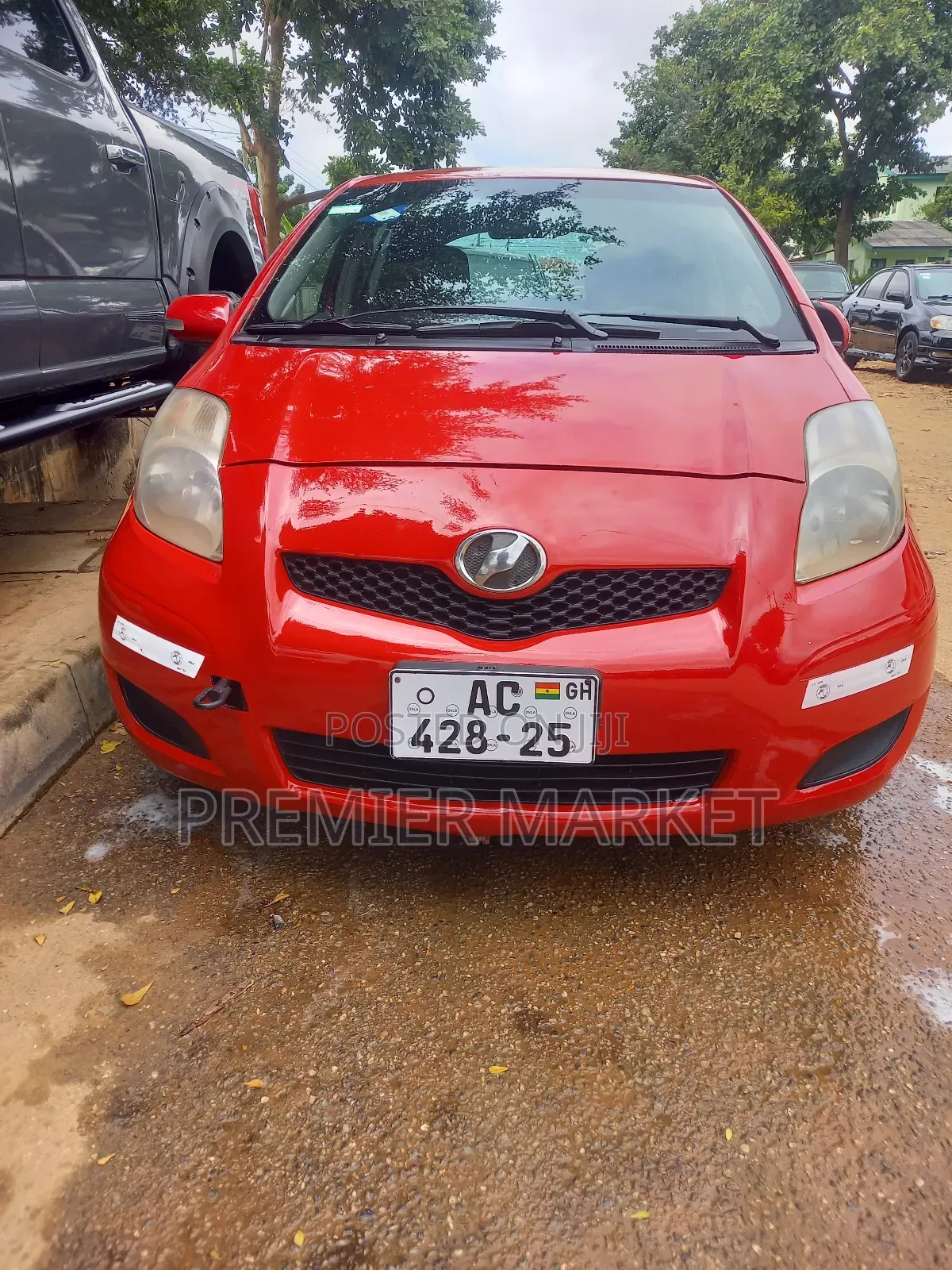 Toyota Vitz 1.3 FWD 5dr 2010 Red