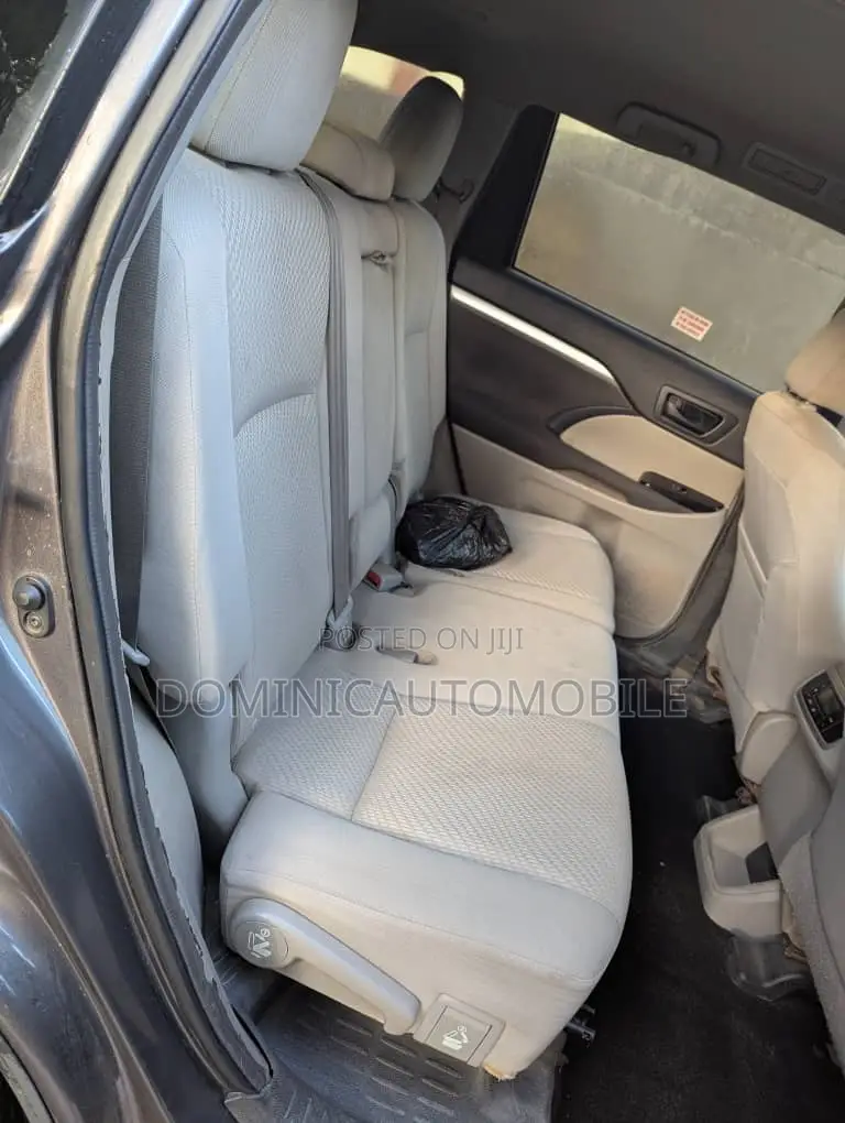 Toyota Highlander LE 4x2 (2.7L 4cyl 6A) 2016 Brown