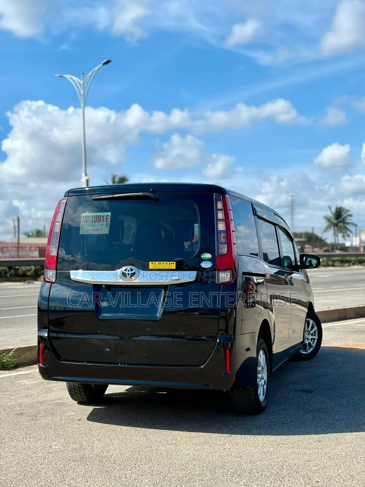 Toyota Voxy 2015 Black