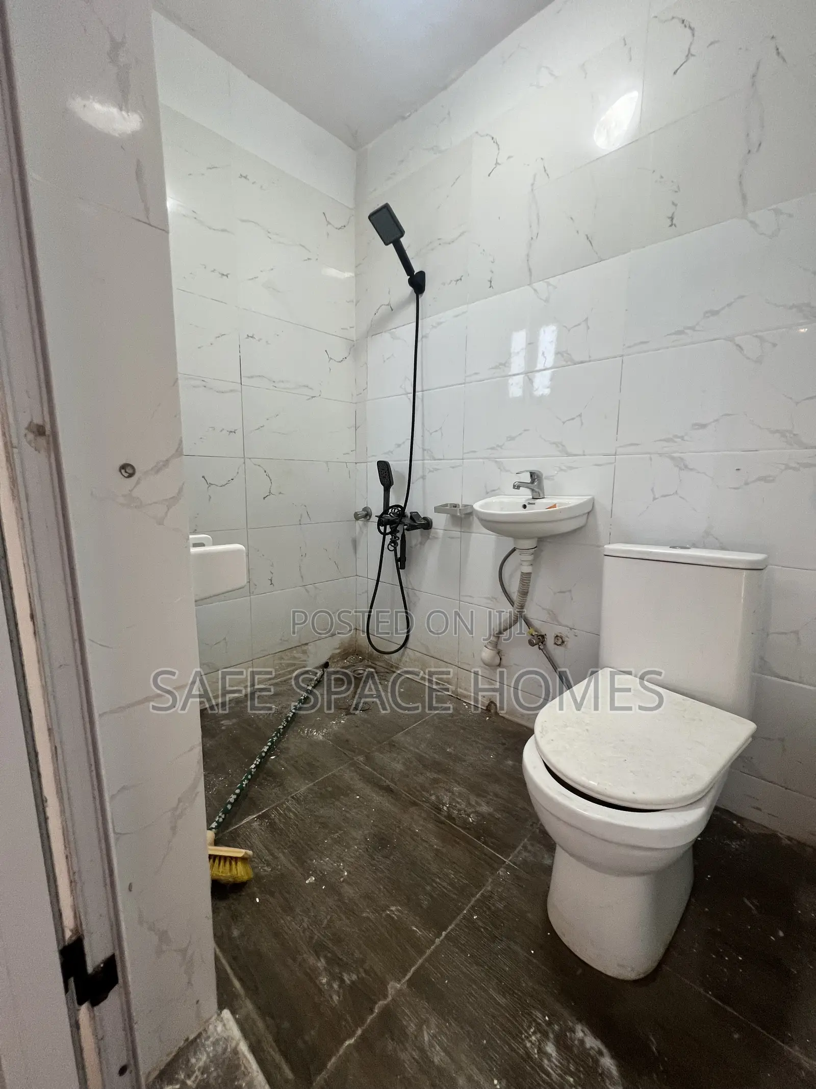 1bdrm Apartment in Burma Camp for rent