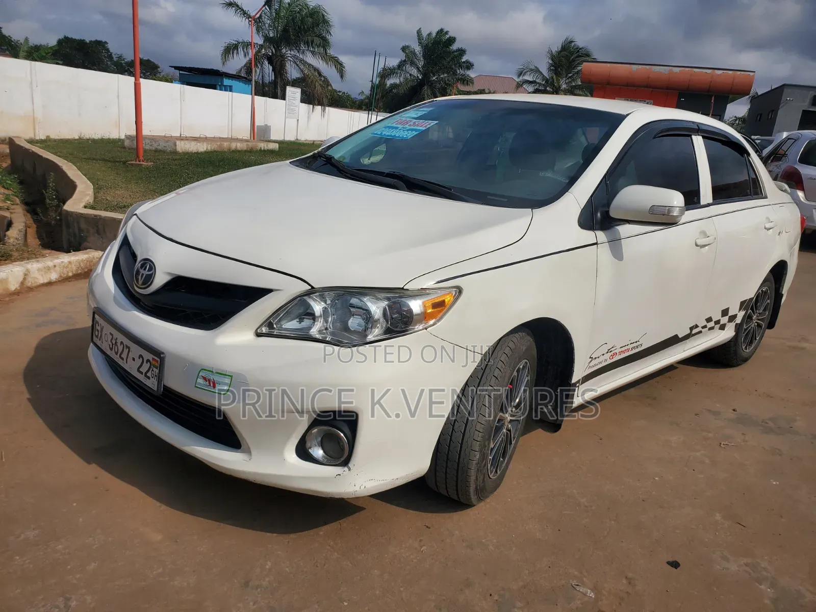 Toyota Corolla S 5-Speed 2013 White