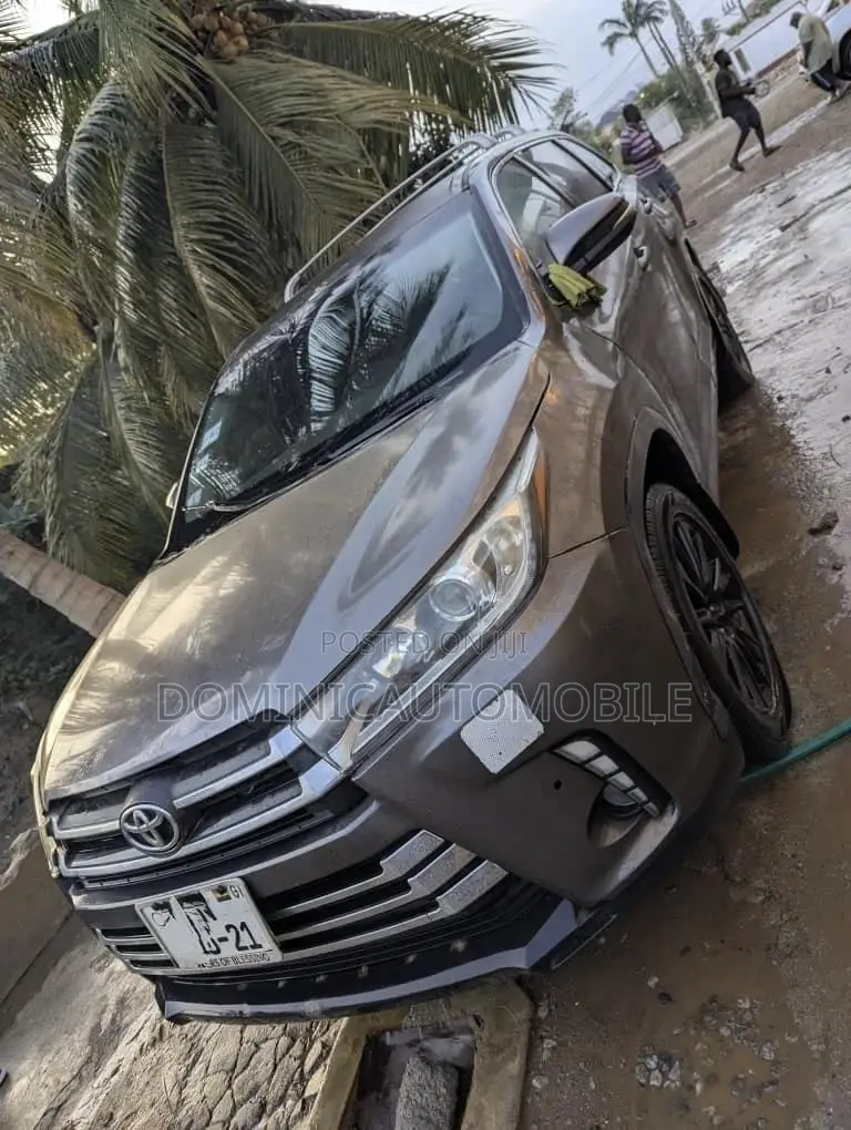 Toyota Highlander LE 4x2 (2.7L 4cyl 6A) 2016 Brown