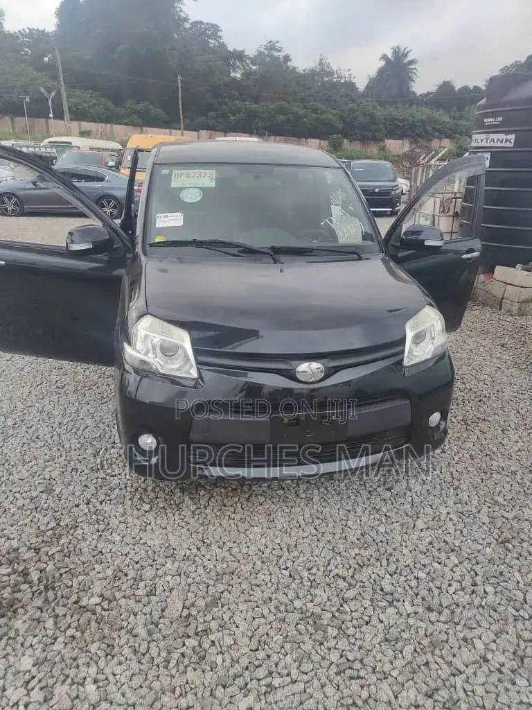 Toyota Sienta 2015 Black