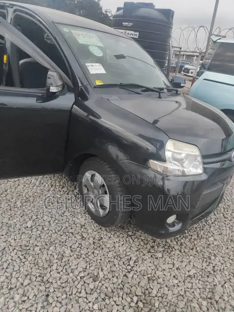 Toyota Sienta 2015 Black