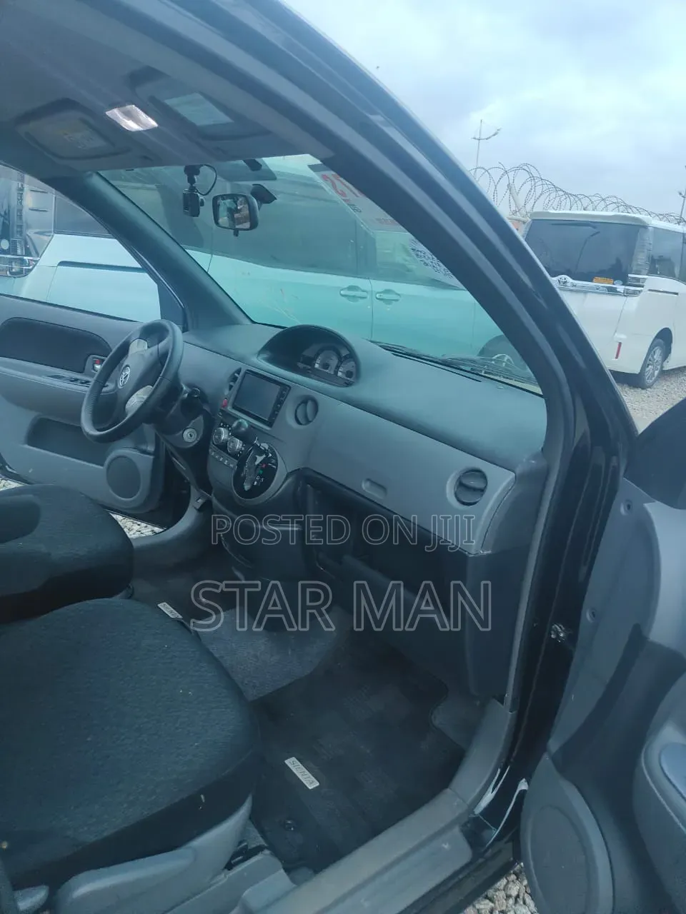 Toyota Sienta 2016 Black