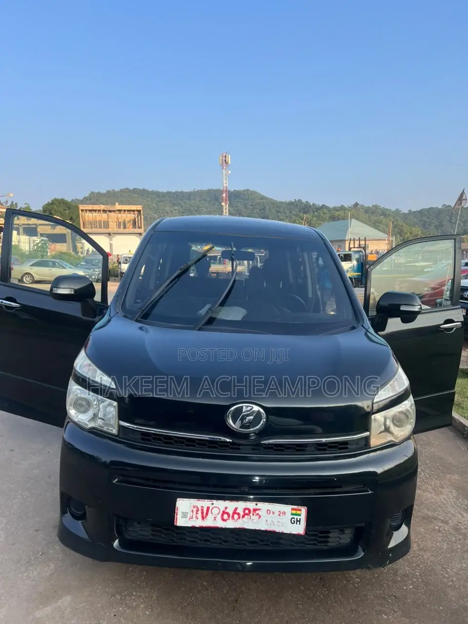 Toyota Voxy V 4WD 8-Seater 2013 Black