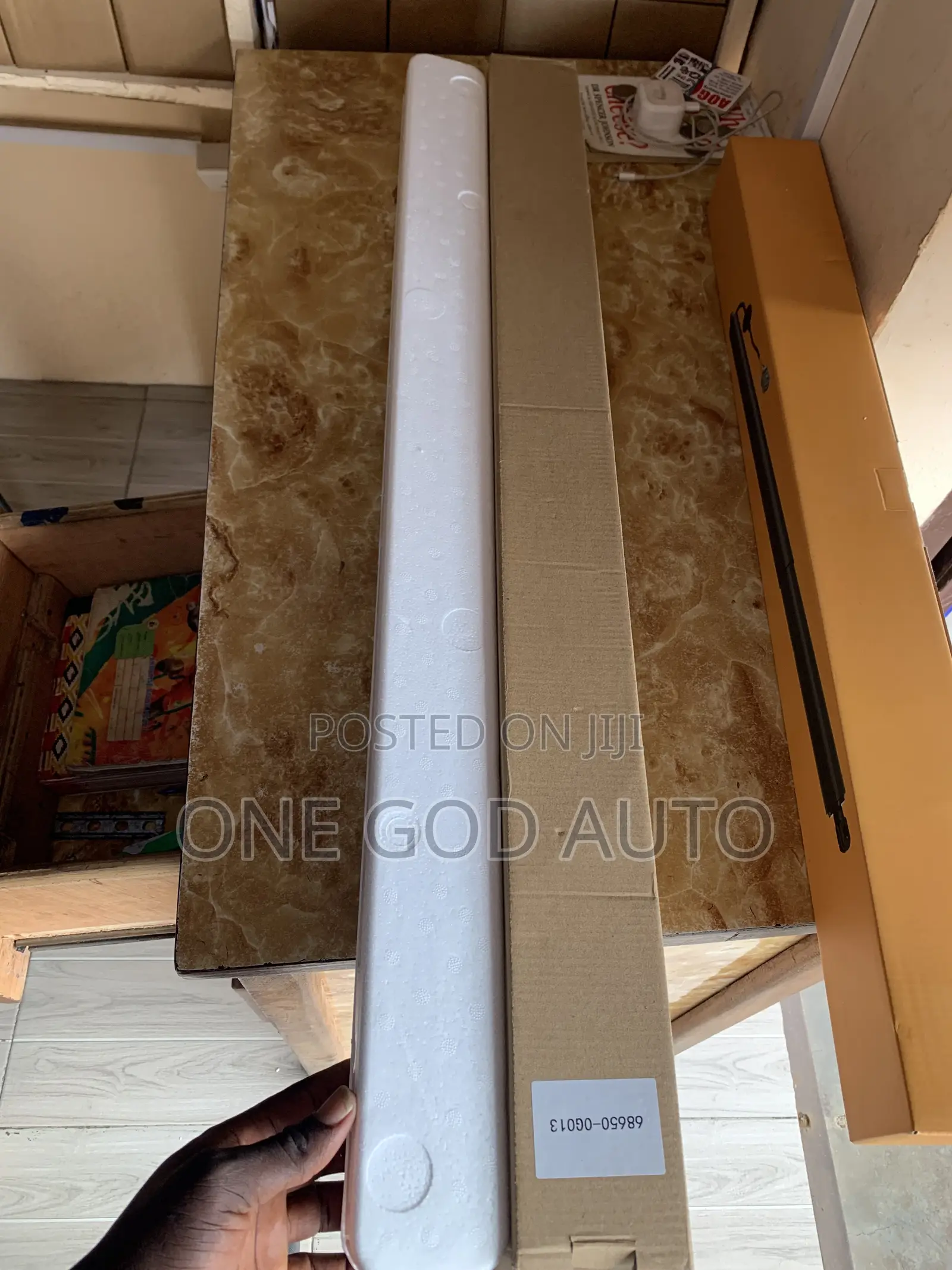 Toyota Land Cruiser Prado Electronics Boot Shocks, 2017,2018,2019,2020