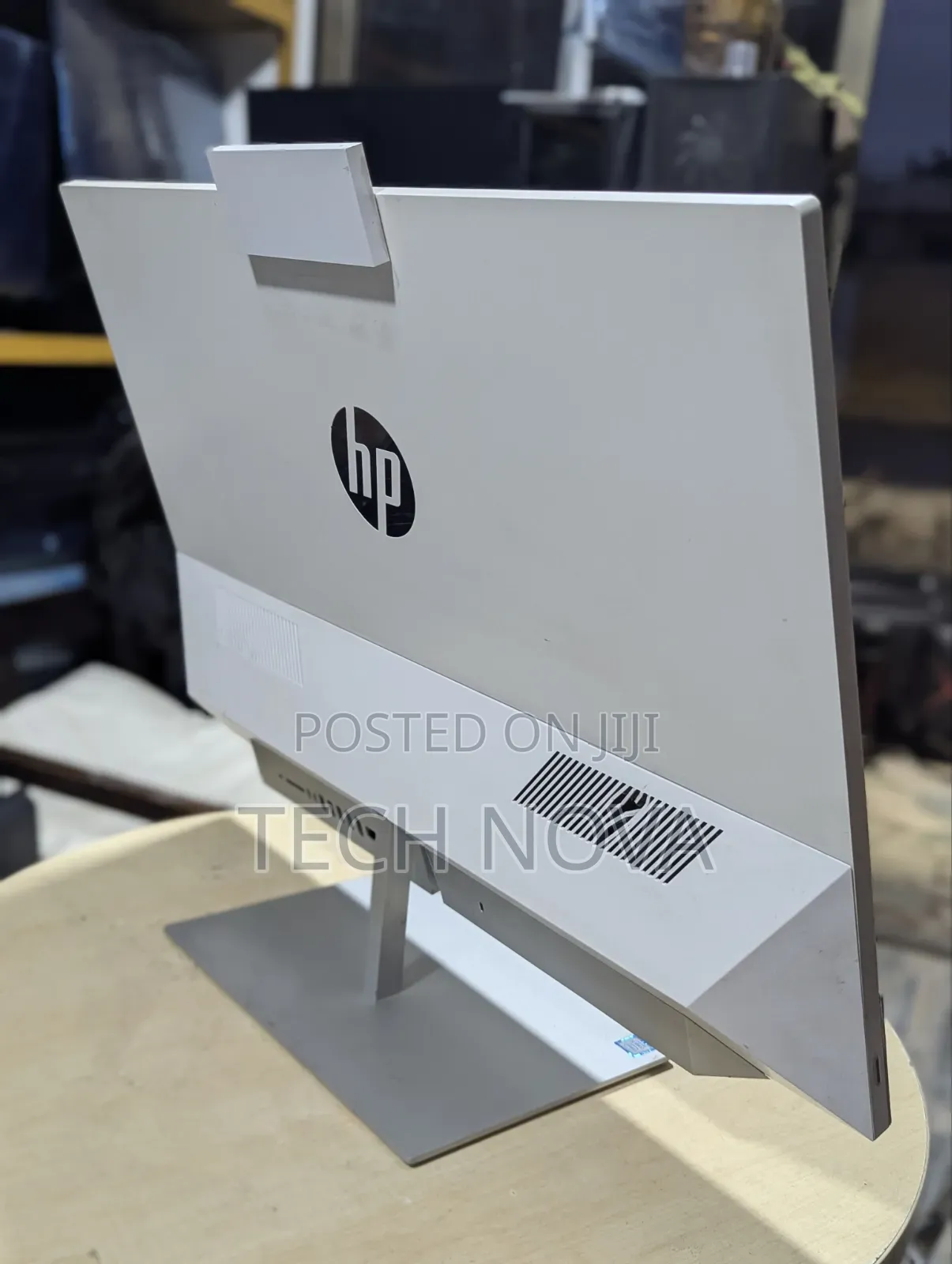 Desktop Computer HP Pavilion 27 8GB Intel Core i5 SSD 256GB