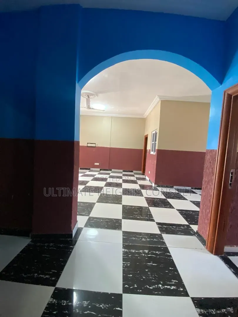 2bdrm Apartment in Dansoman, Round About for rent