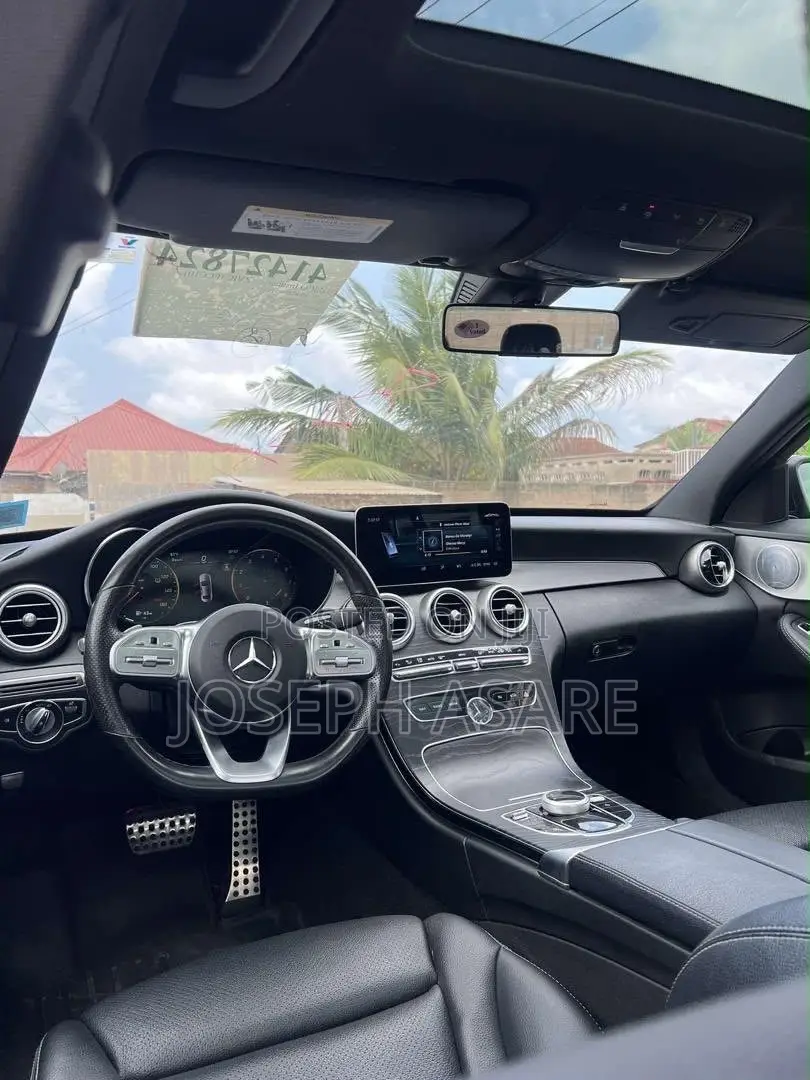 Mercedes-Benz C300 2020 Red