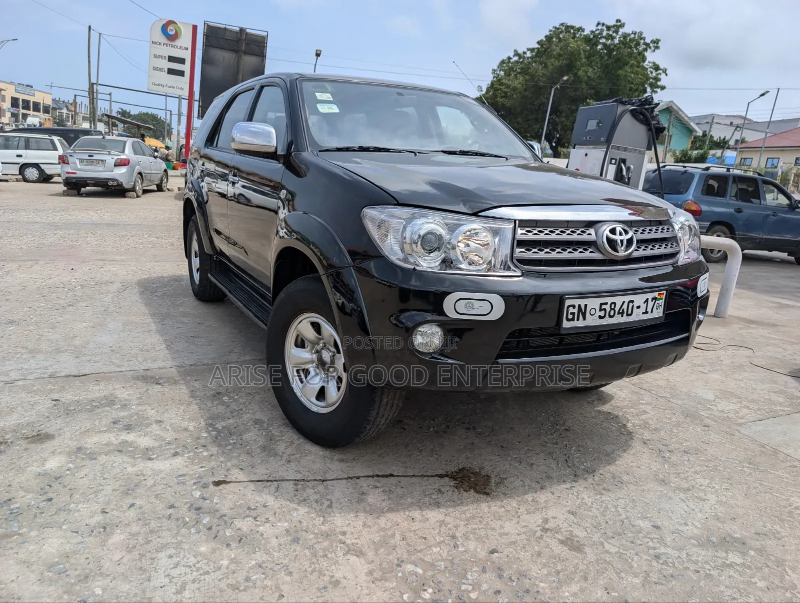Toyota Fortuner 2.7 AWD 2011 Black