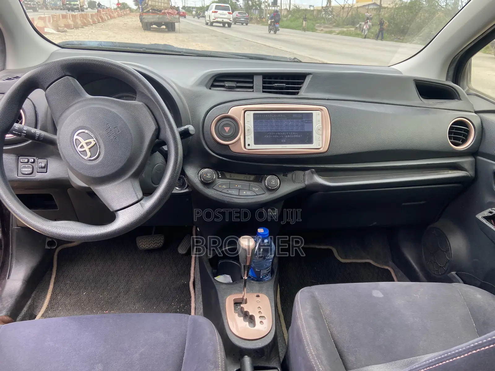 Toyota Vitz 2013 Black