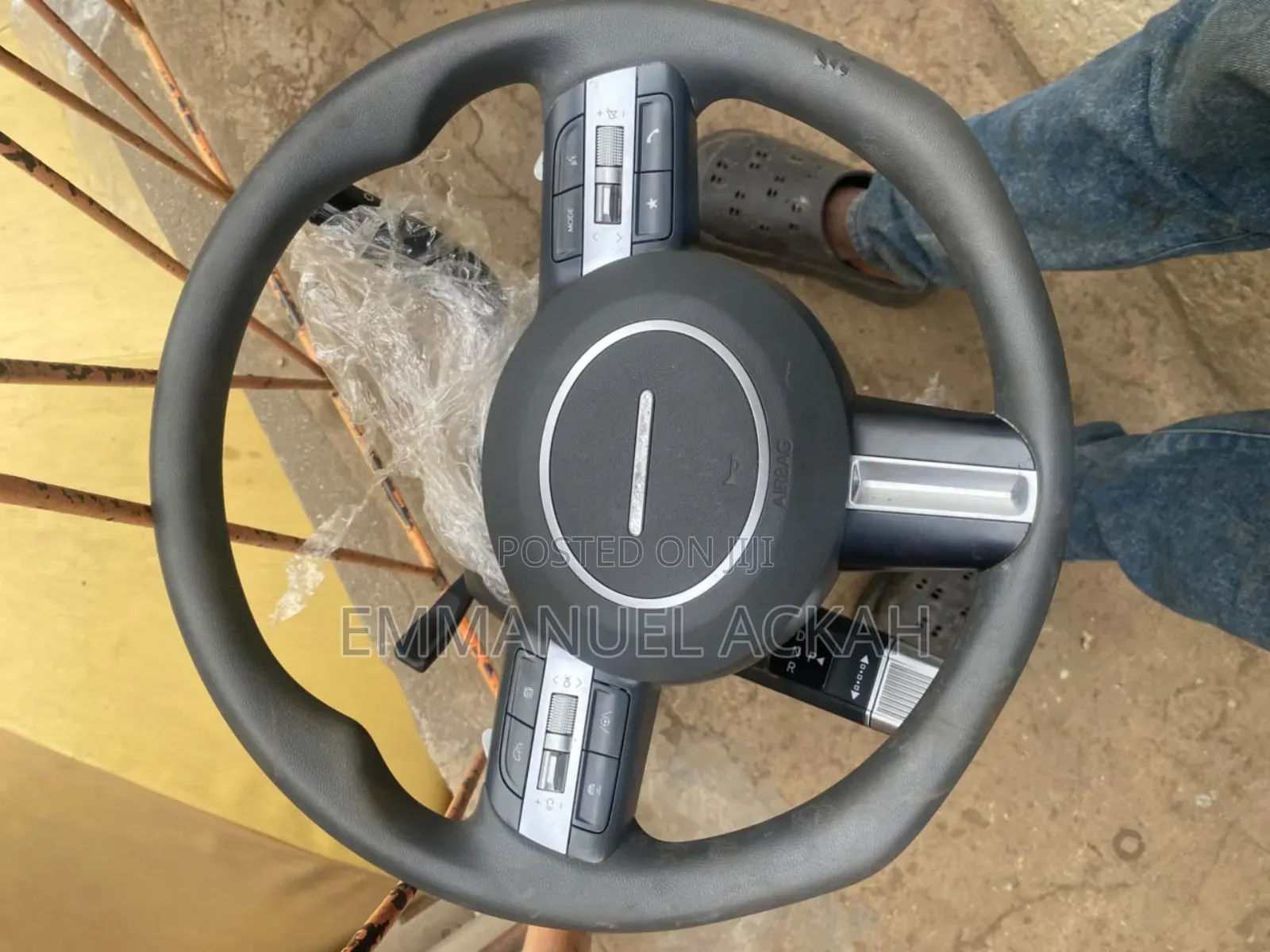 Brandnew and Homeuse Steering Wheel for All Cars and Dashboards