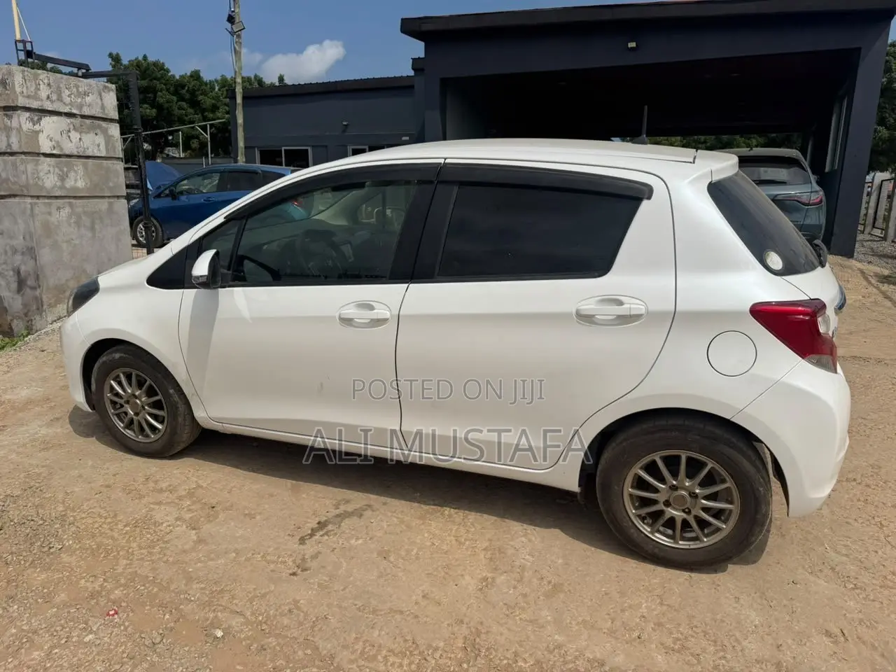 Toyota Vitz 2014 White