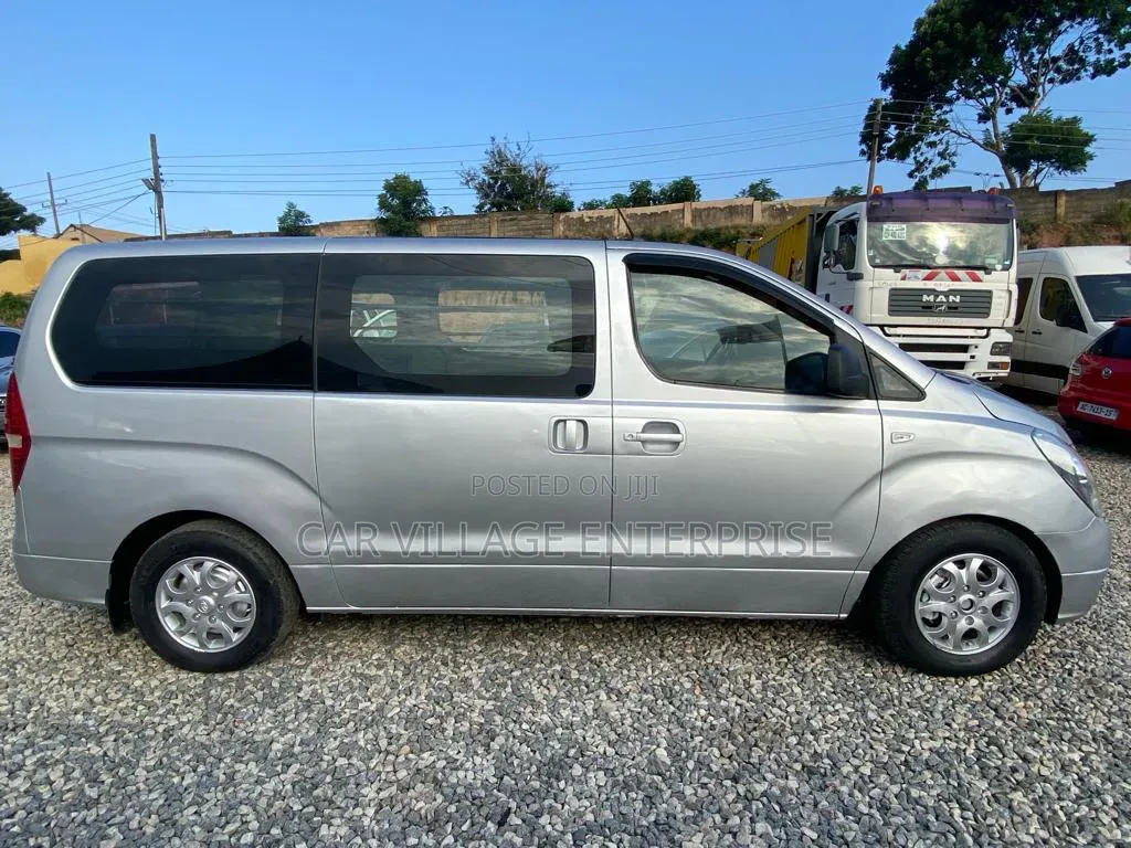 Hyundai H1 2010 Silver