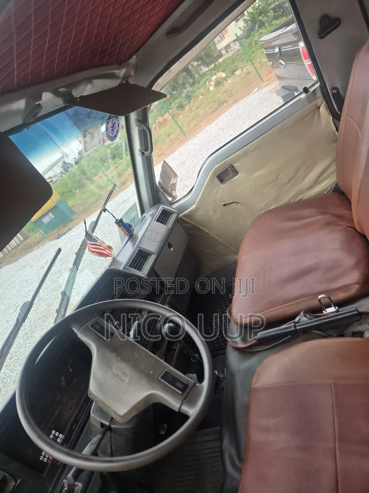Nissan Caravan (Urvan) 1999 Silver