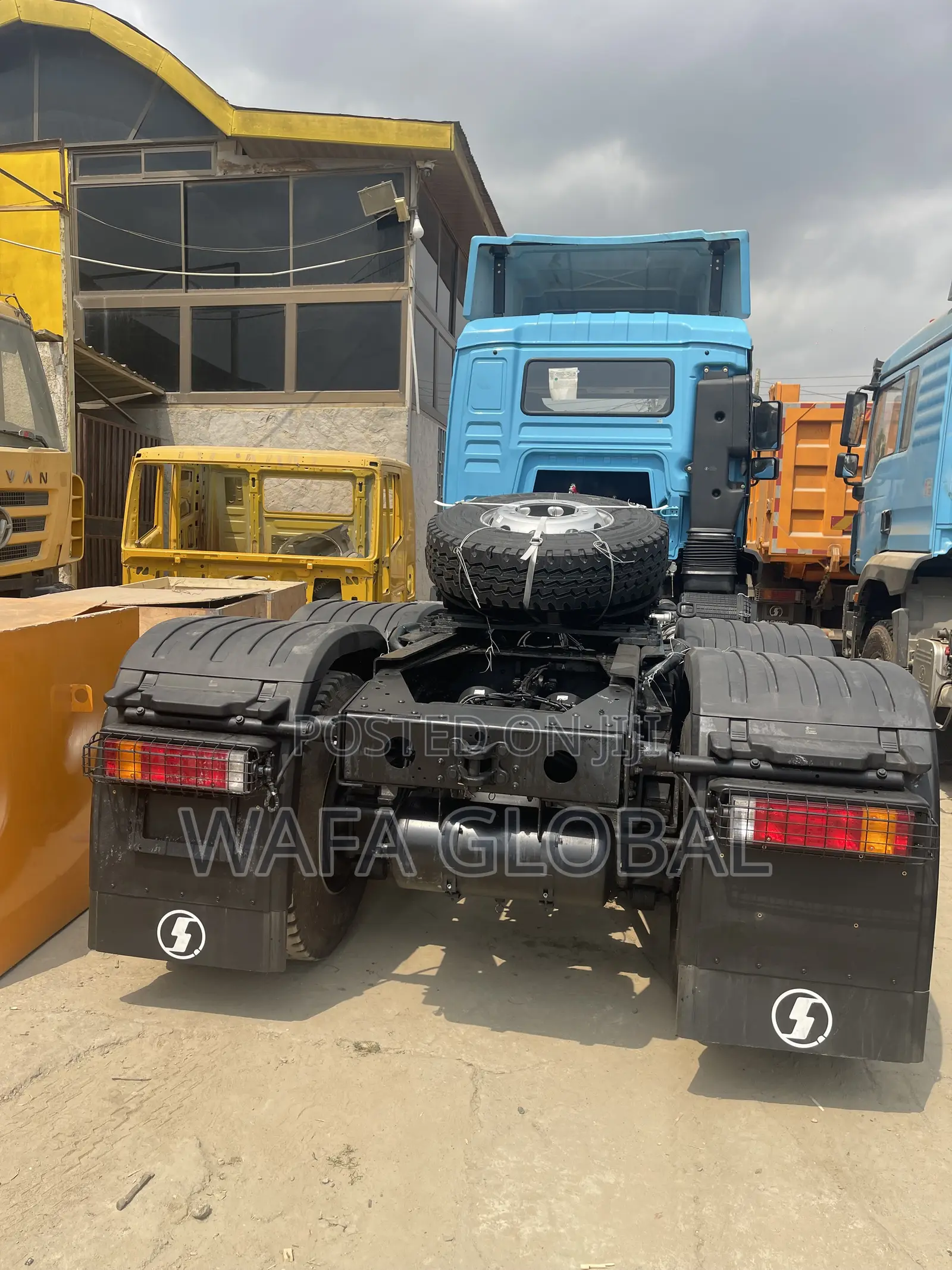 Trailer Head