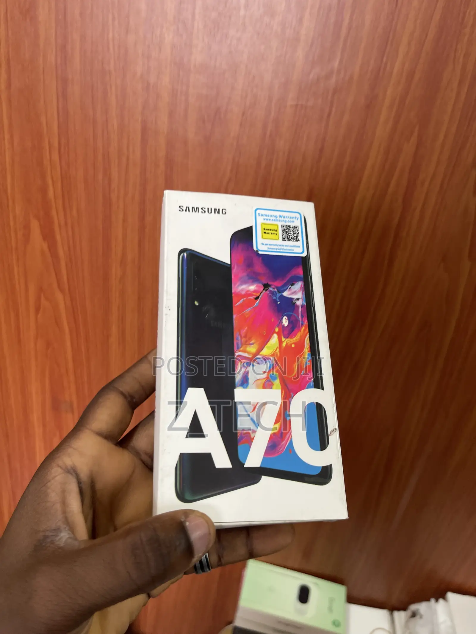 New Samsung Galaxy A70 128 GB Black