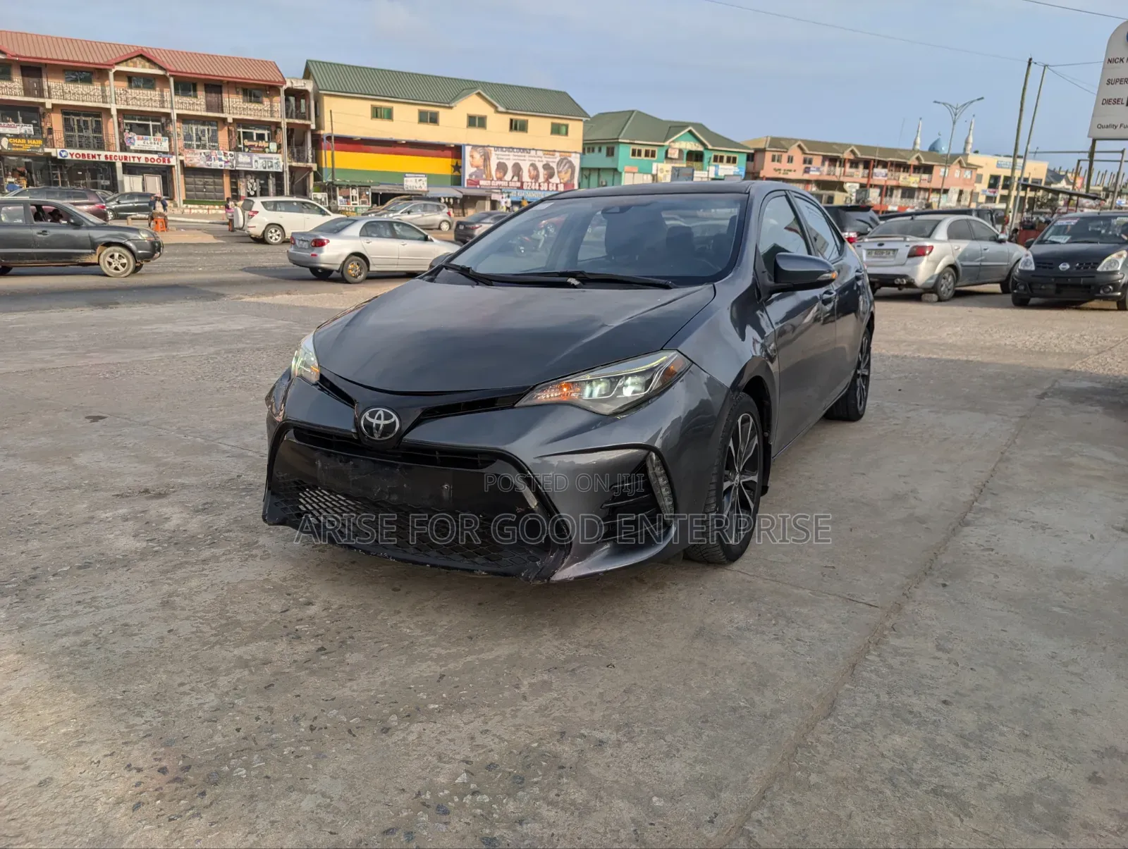Toyota Corolla SE (1.8L 4cyl 2A) 2018 Gray