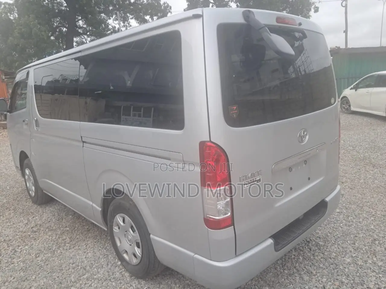 Toyota HiAce 2015 Silver