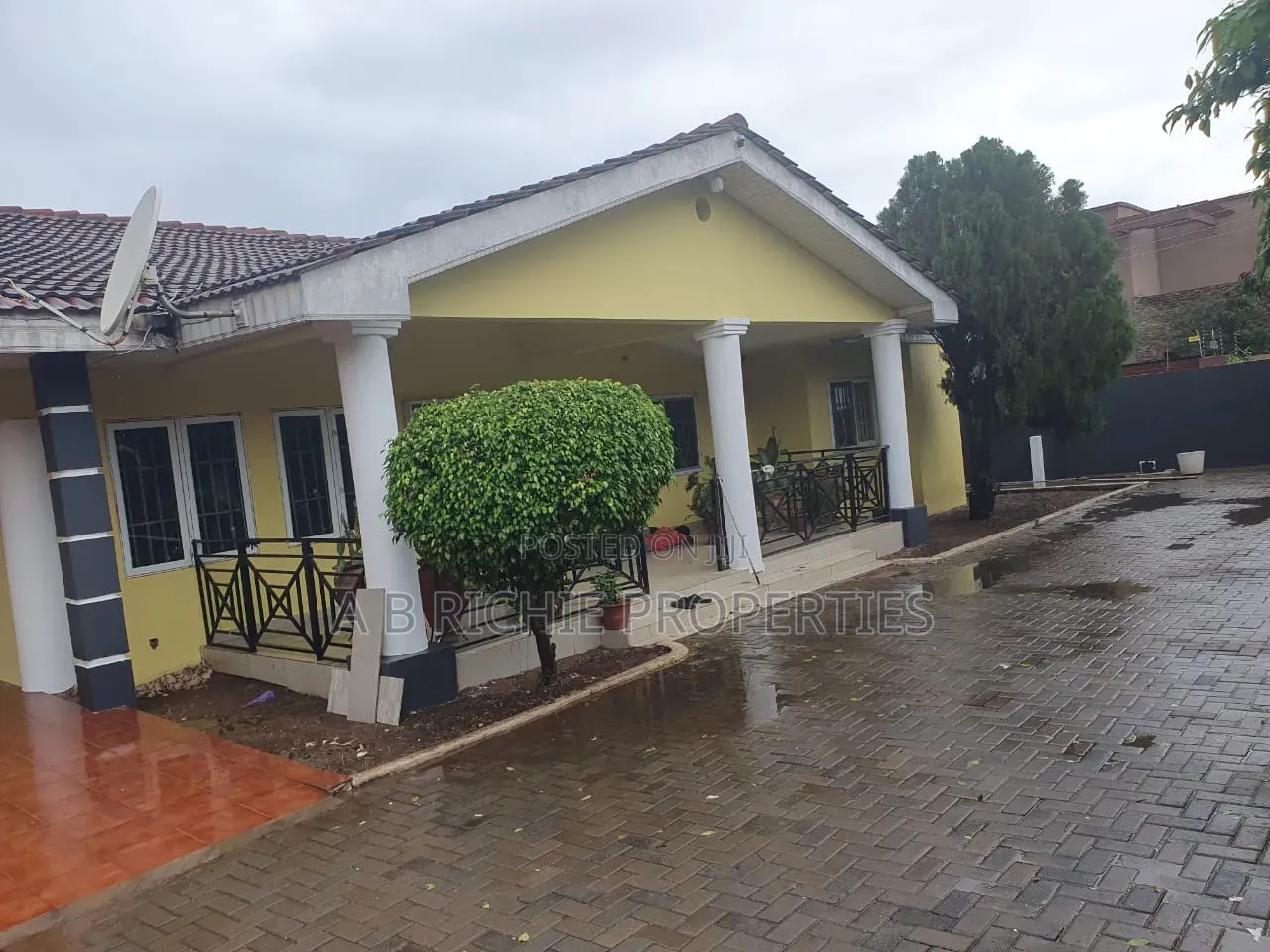 7bdrm Bungalow in Ab Richie Properties, Station Area for sale