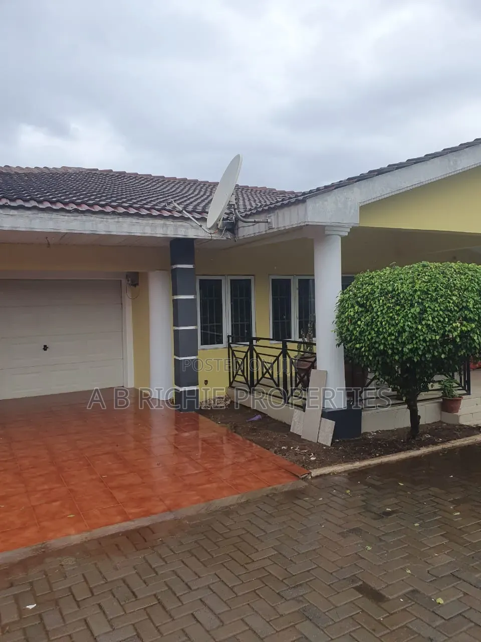 7bdrm Bungalow in Ab Richie Properties, Station Area for sale