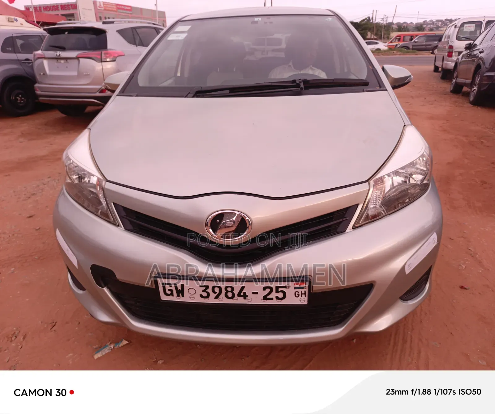 Toyota Vitz 2013 Silver