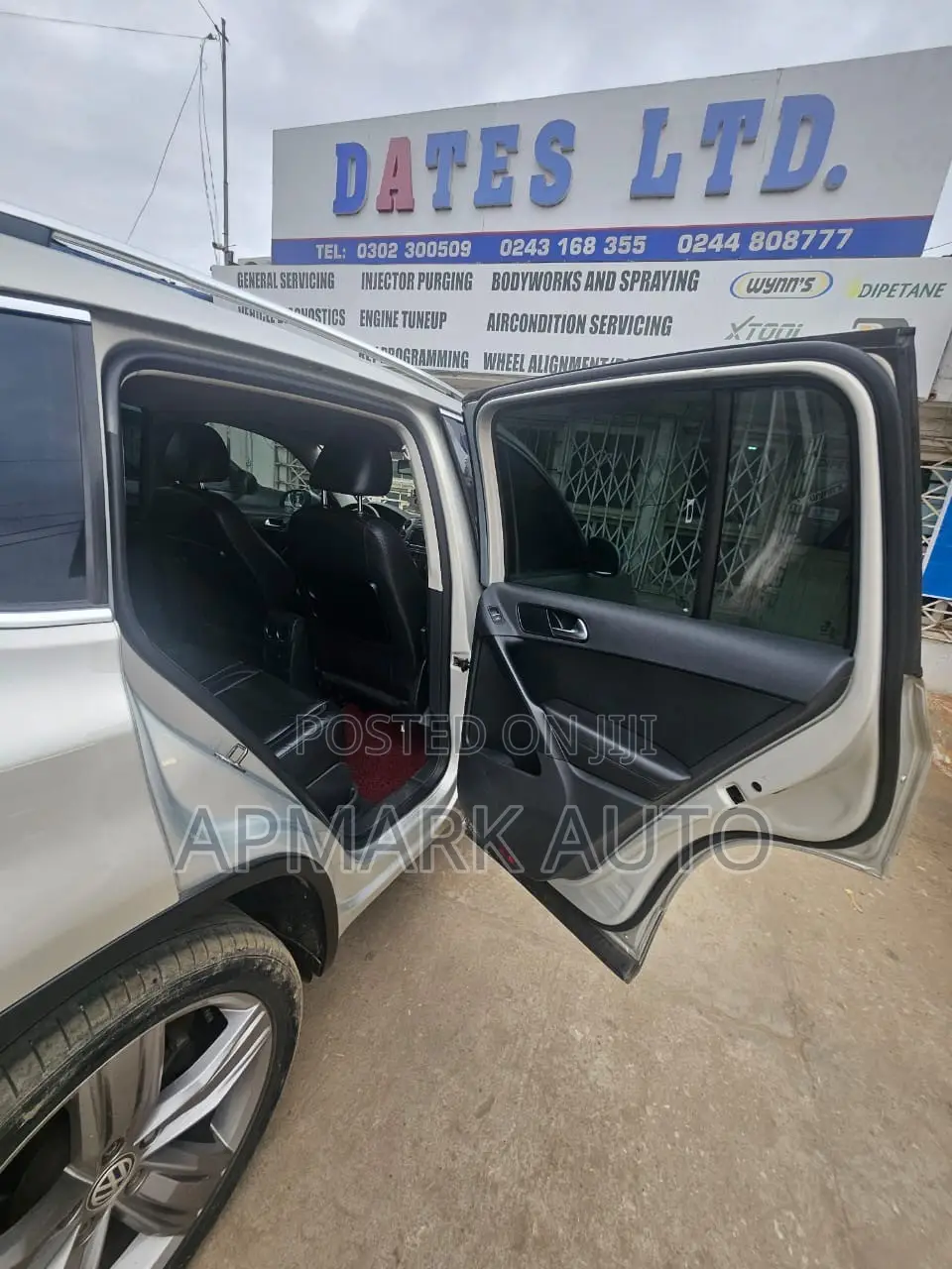 Volkswagen Tiguan SE 4Motion 2011 Silver
