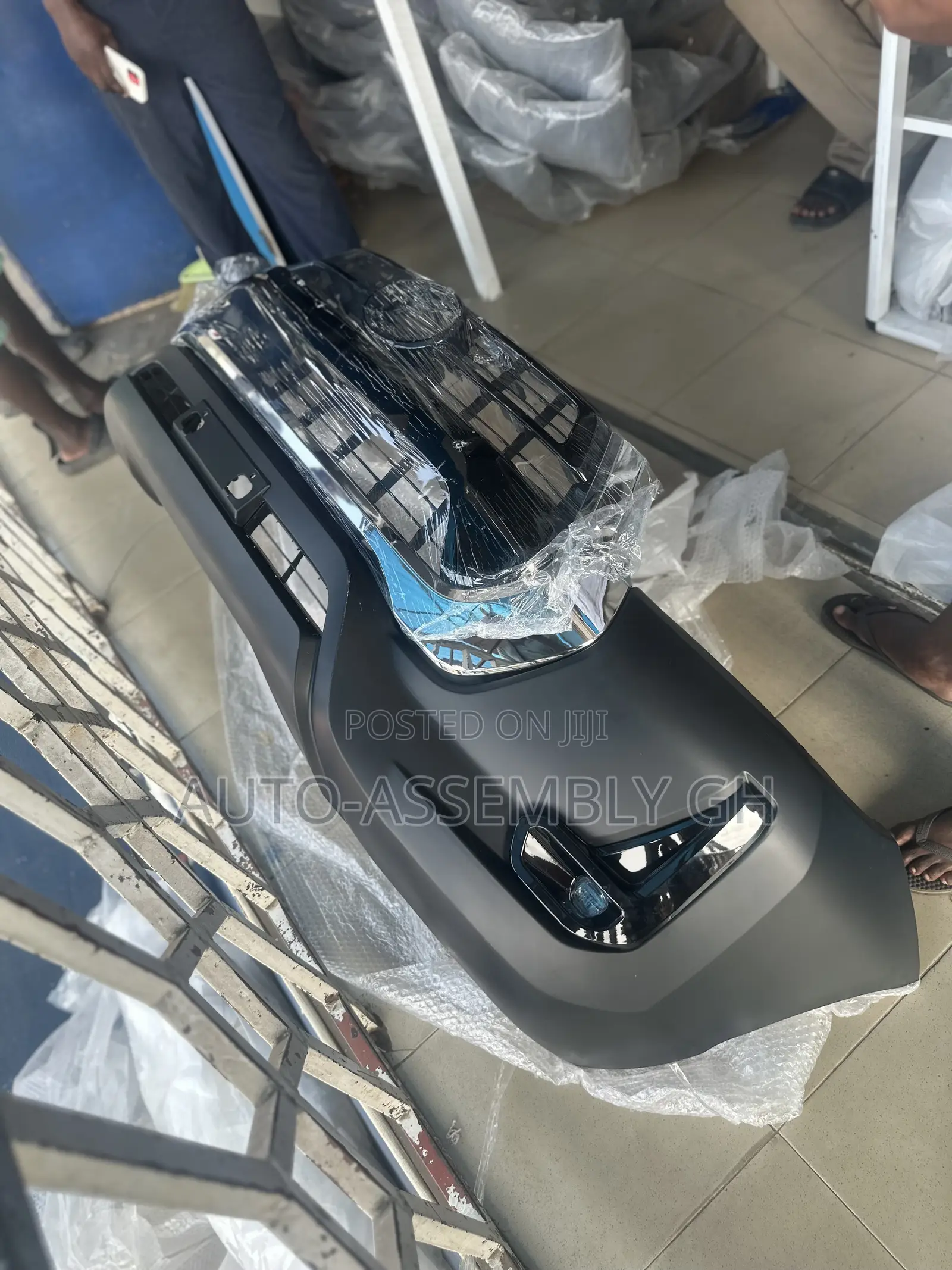 Toyota Hilux Front Bumper Complete 2017,2018,2019,2020,2021-2024