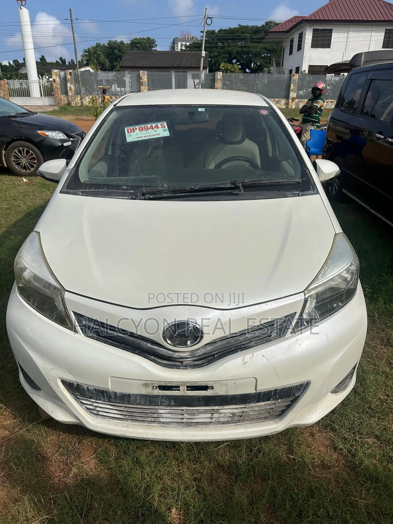 Toyota Vitz 1.3 AWD 3dr 2012 White