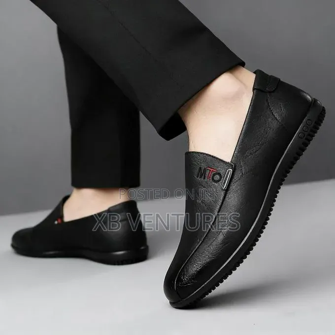 Everyday Wear Fashionable Casual Men's Loafers - Black