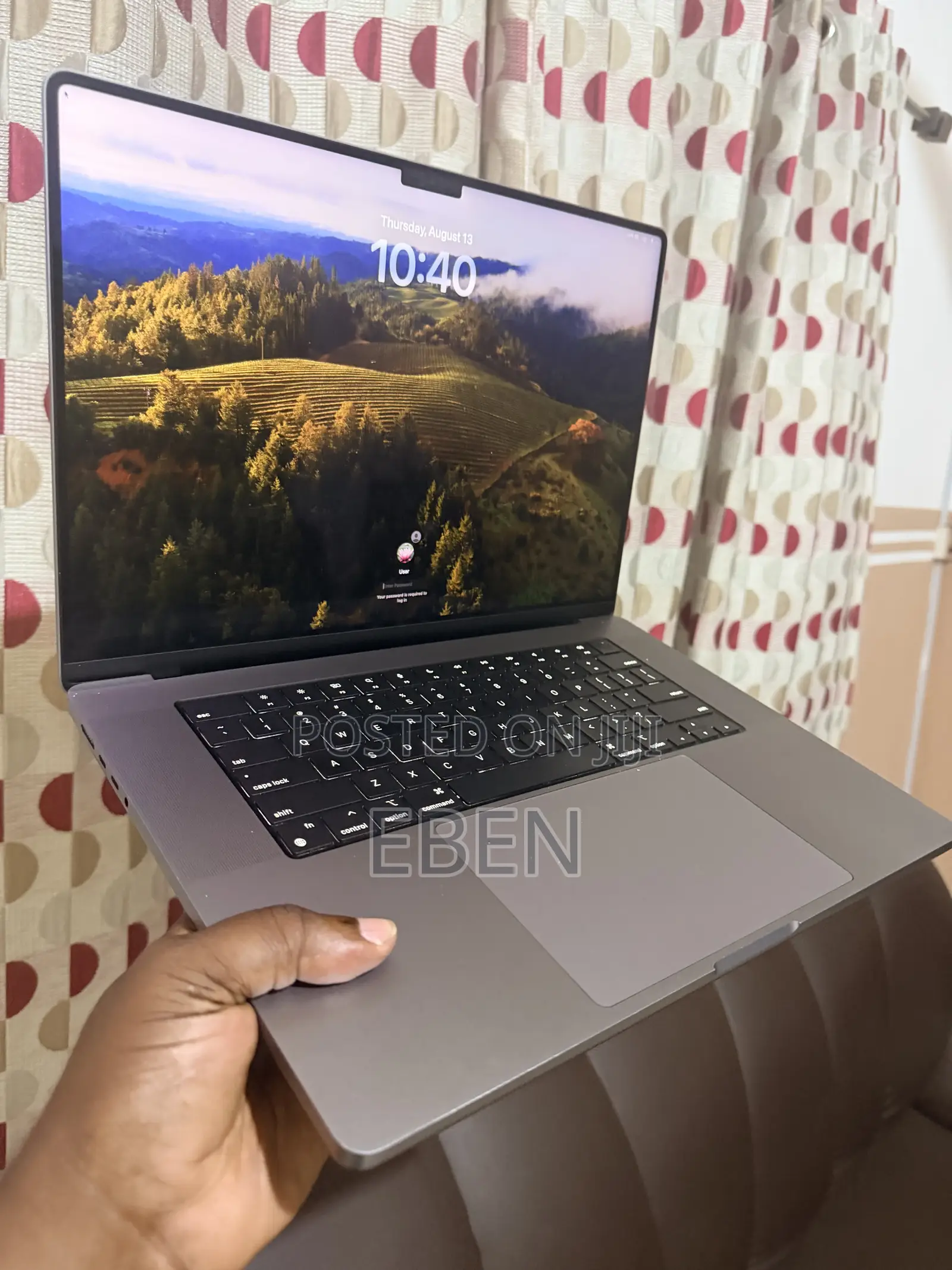 Laptop Apple MacBook Pro 2021 M1 16GB Apple M1 Pro SSD 512GB