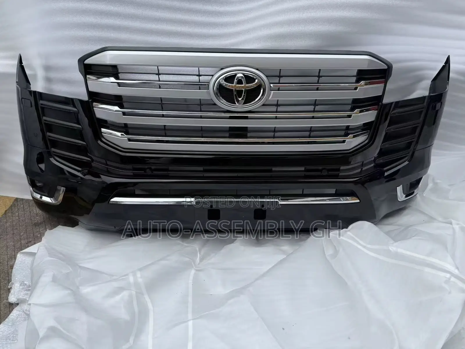 Toyota Land Cruiser 300 (LC300) Front Bumper 2022,2023,2024,2025,2026