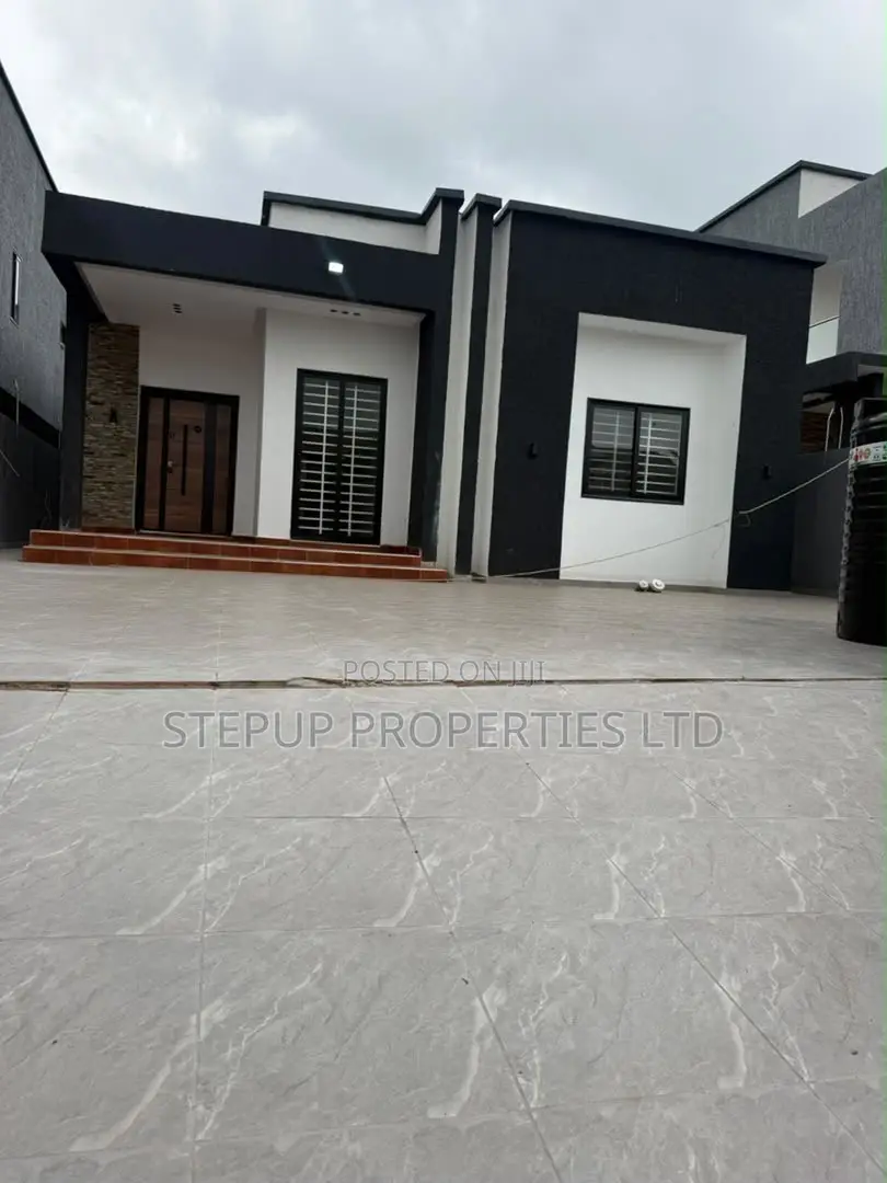 3bdrm House in Ayi Mensa, Oyarifa Mall Area for sale