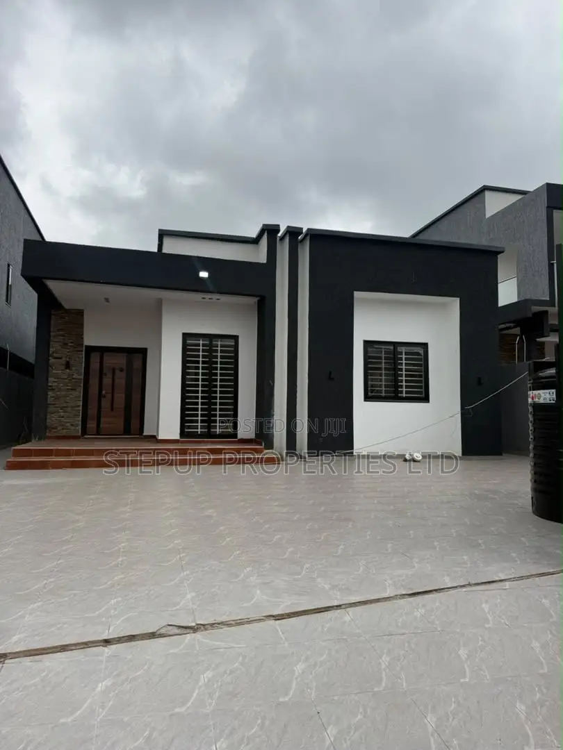 3bdrm House in Ayi Mensa, Oyarifa Mall Area for sale