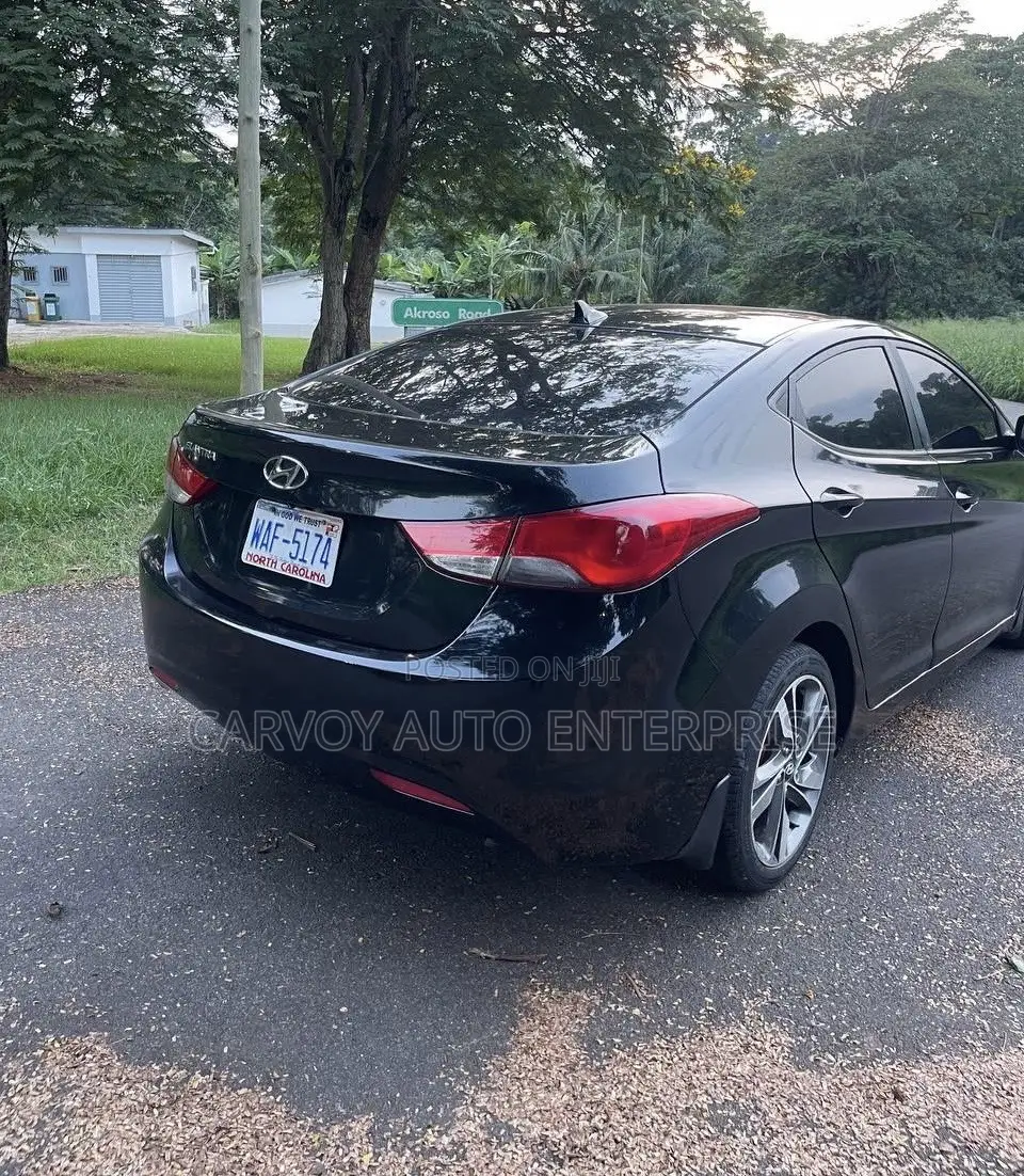 Hyundai Elantra Limited Sedan FWD (1.8L 4cyl 6A) 2013 Black