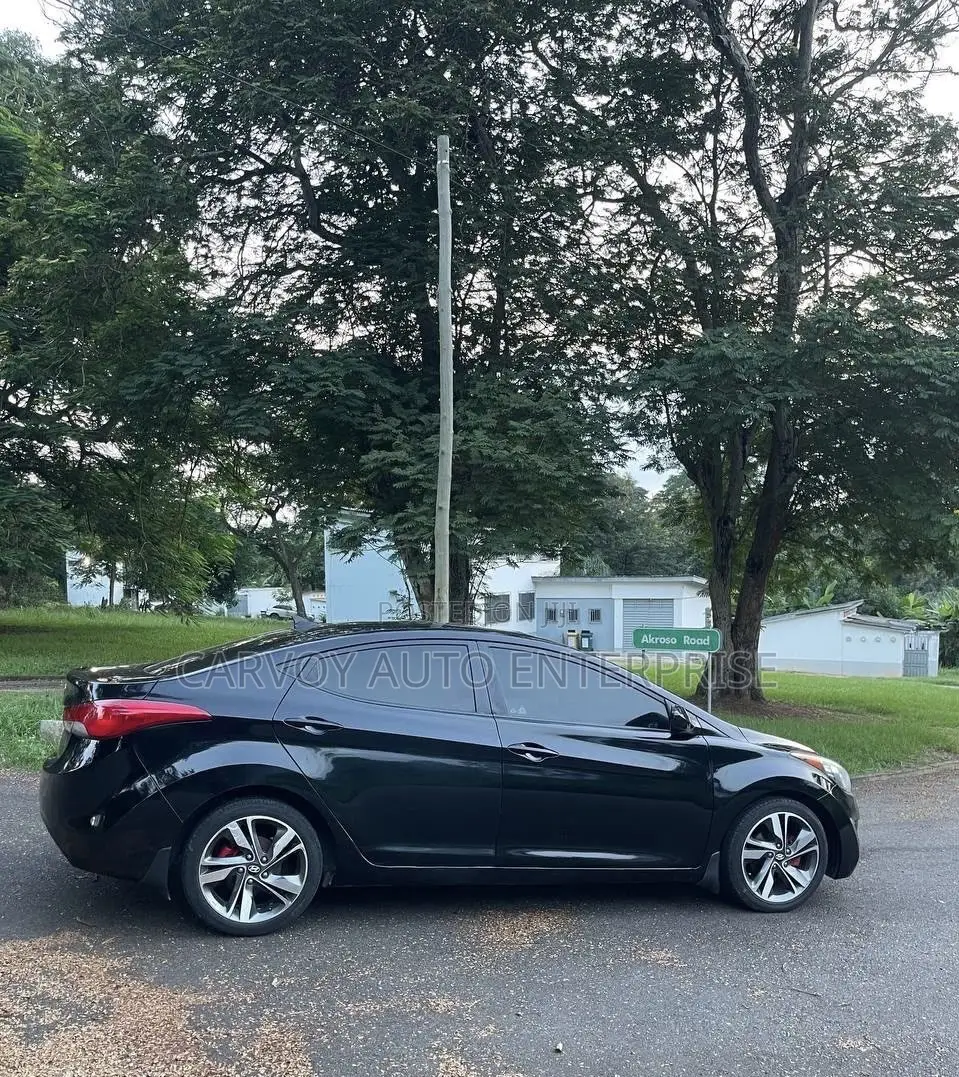 Hyundai Elantra Limited Sedan FWD (1.8L 4cyl 6A) 2013 Black