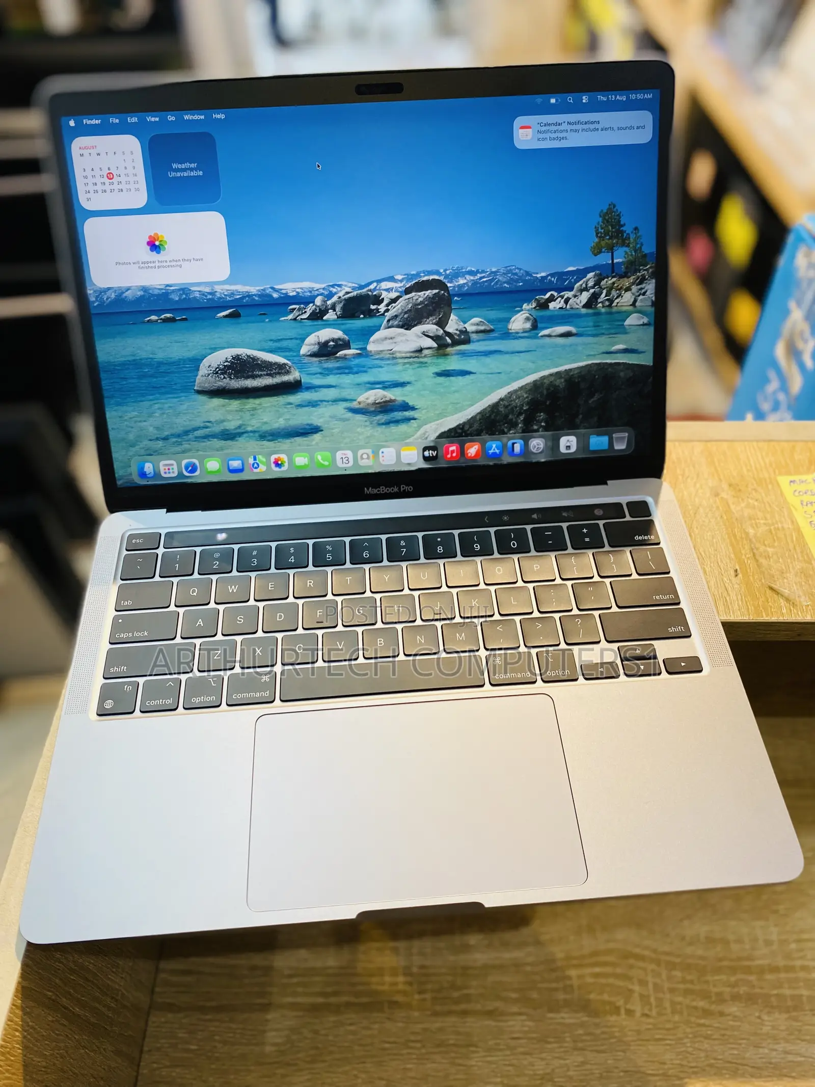 Laptop Apple MacBook Pro 2022 M2 8GB Apple M2 SSD 512GB
