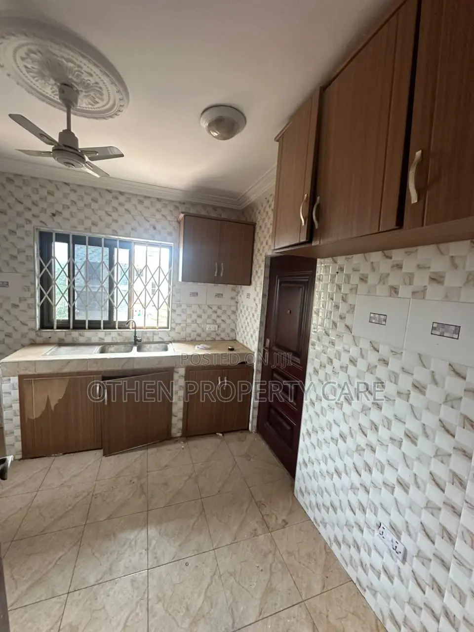3bdrm Apartment in Othen Estate Consult, Adenta for rent