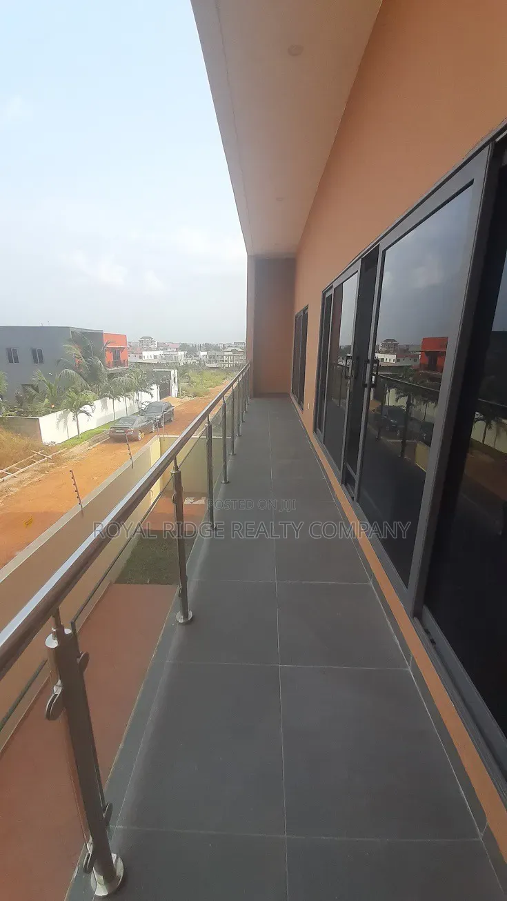 Furnished 5bdrm House in Burma Hills Close To, Accra Metropolitan