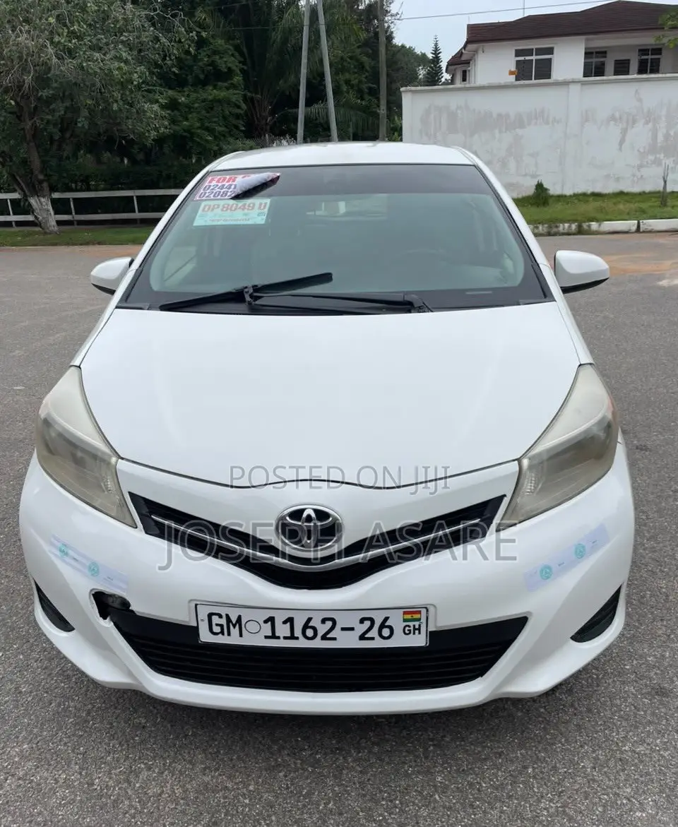 Toyota Yaris 2013 White