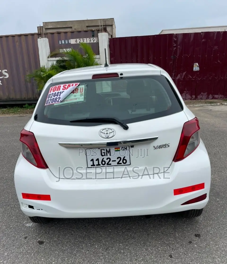Toyota Yaris 2013 White