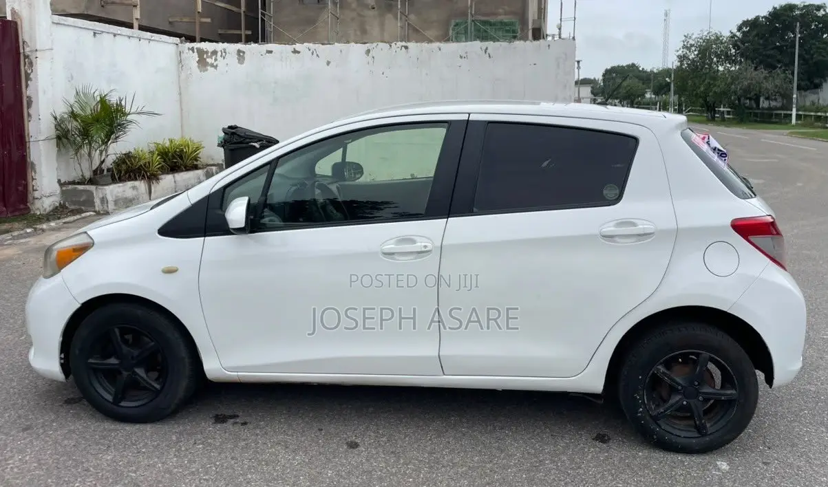 Toyota Yaris 2013 White
