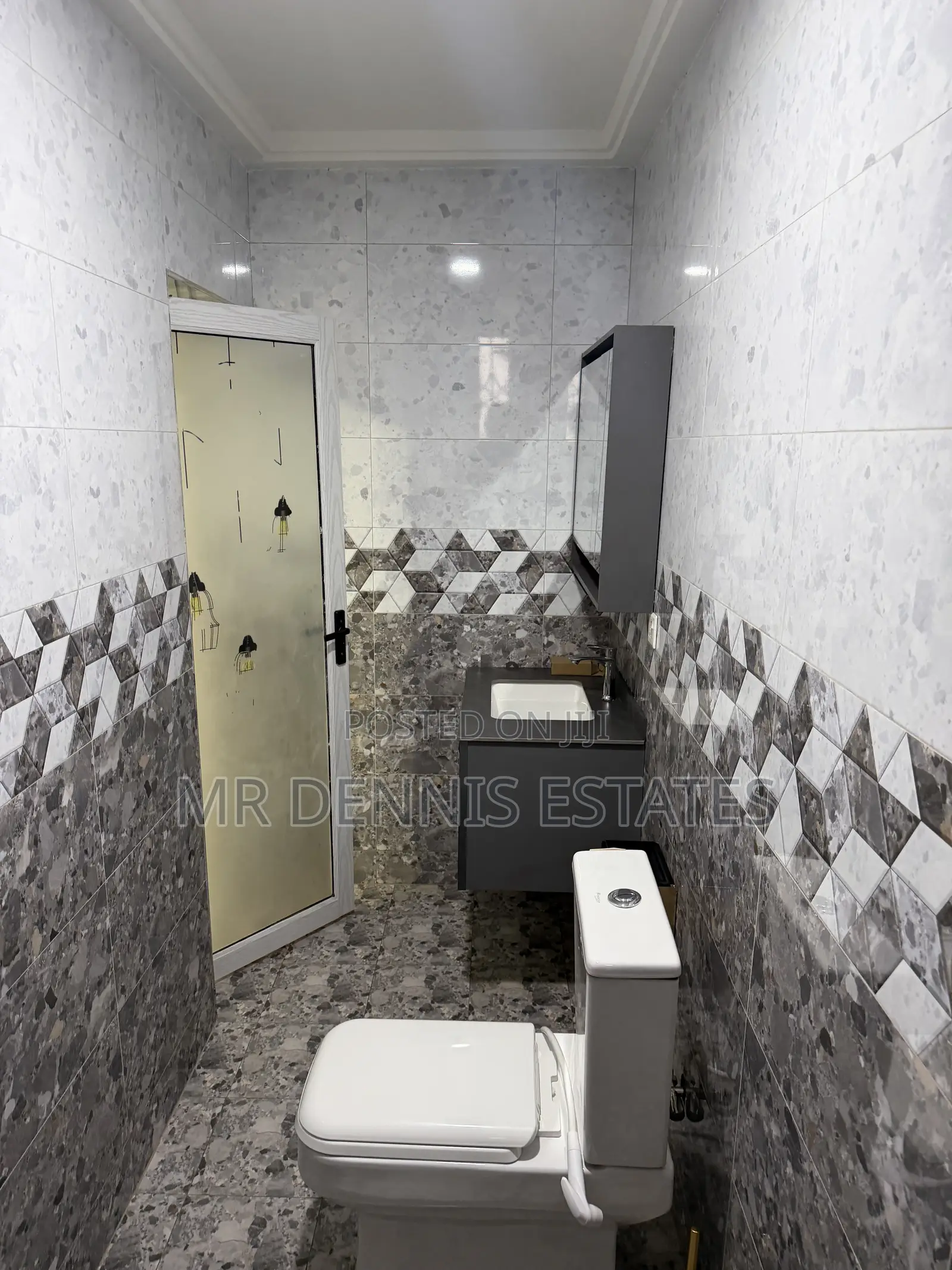 3bdrm Apartment in Westhills Mall for rent