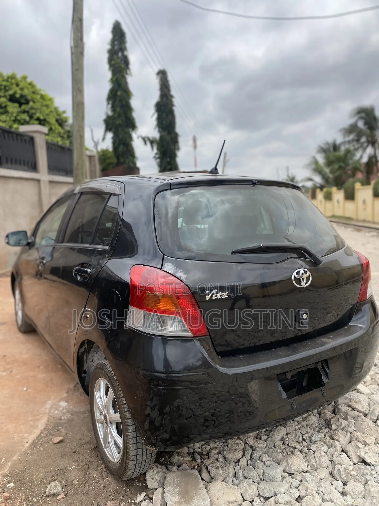 Toyota Vitz 2010 Black