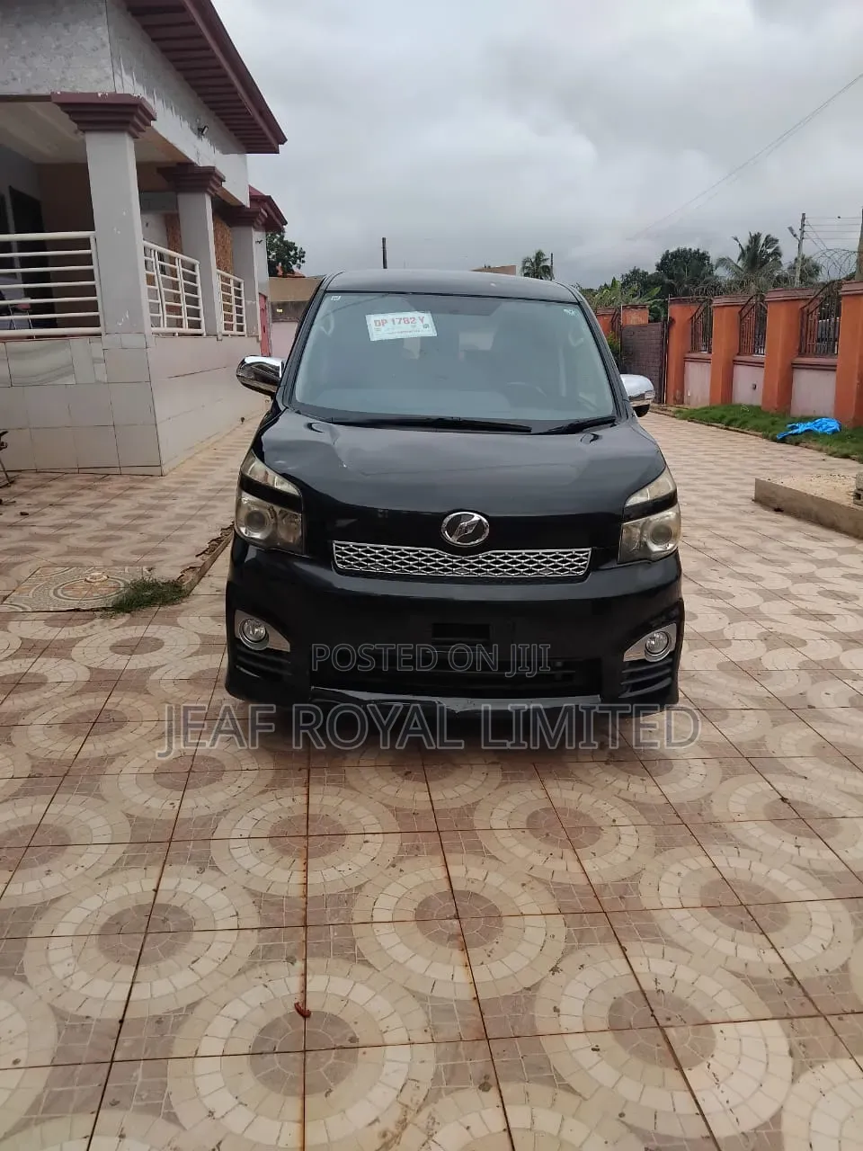 Toyota Voxy X 2WD 8-Seater 2012 Black