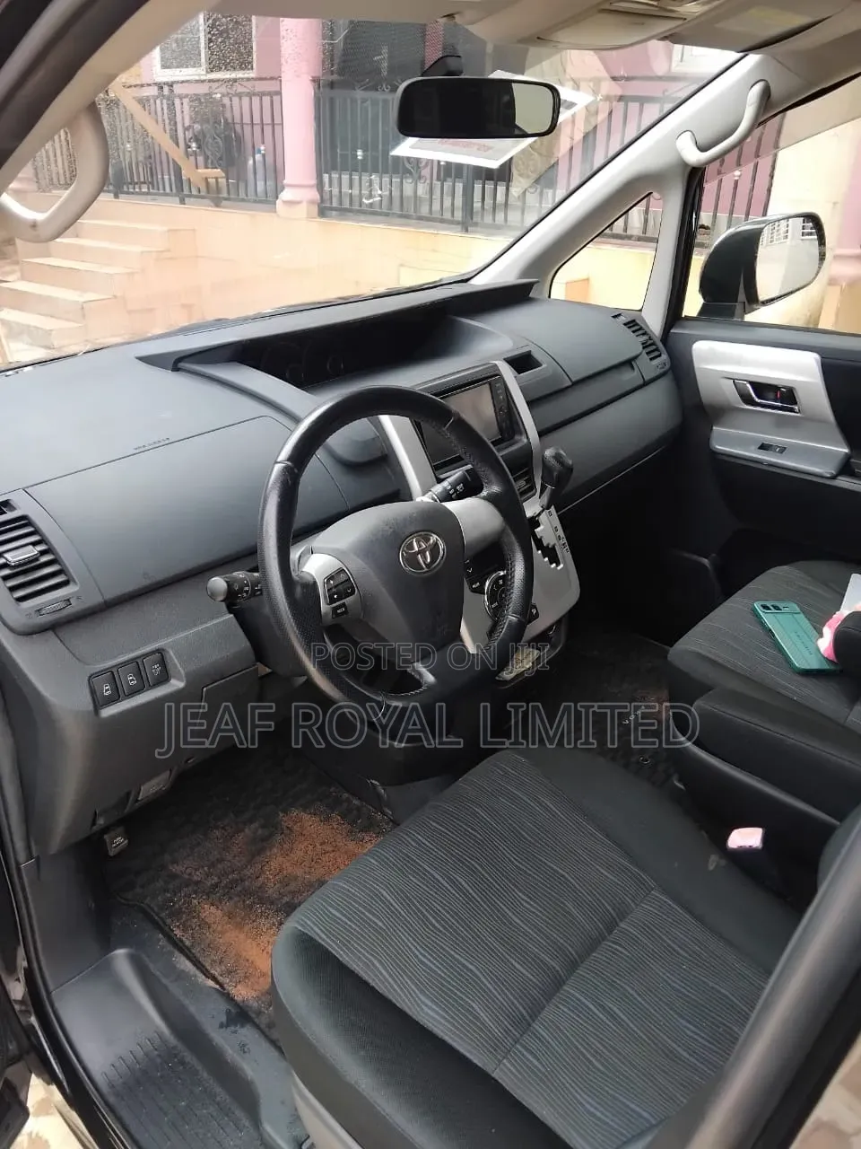 Toyota Voxy X 2WD 8-Seater 2012 Black