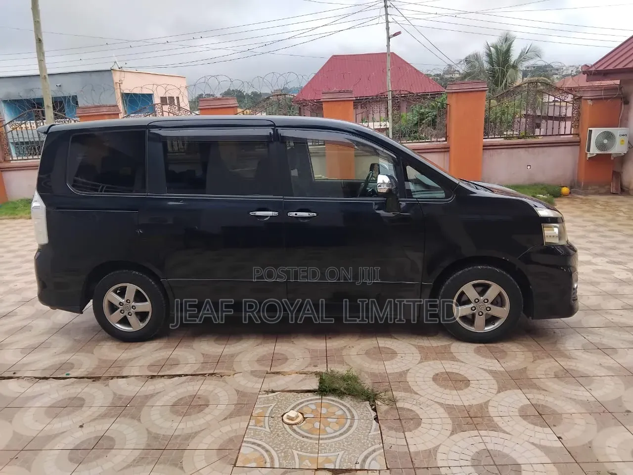 Toyota Voxy X 2WD 8-Seater 2012 Black