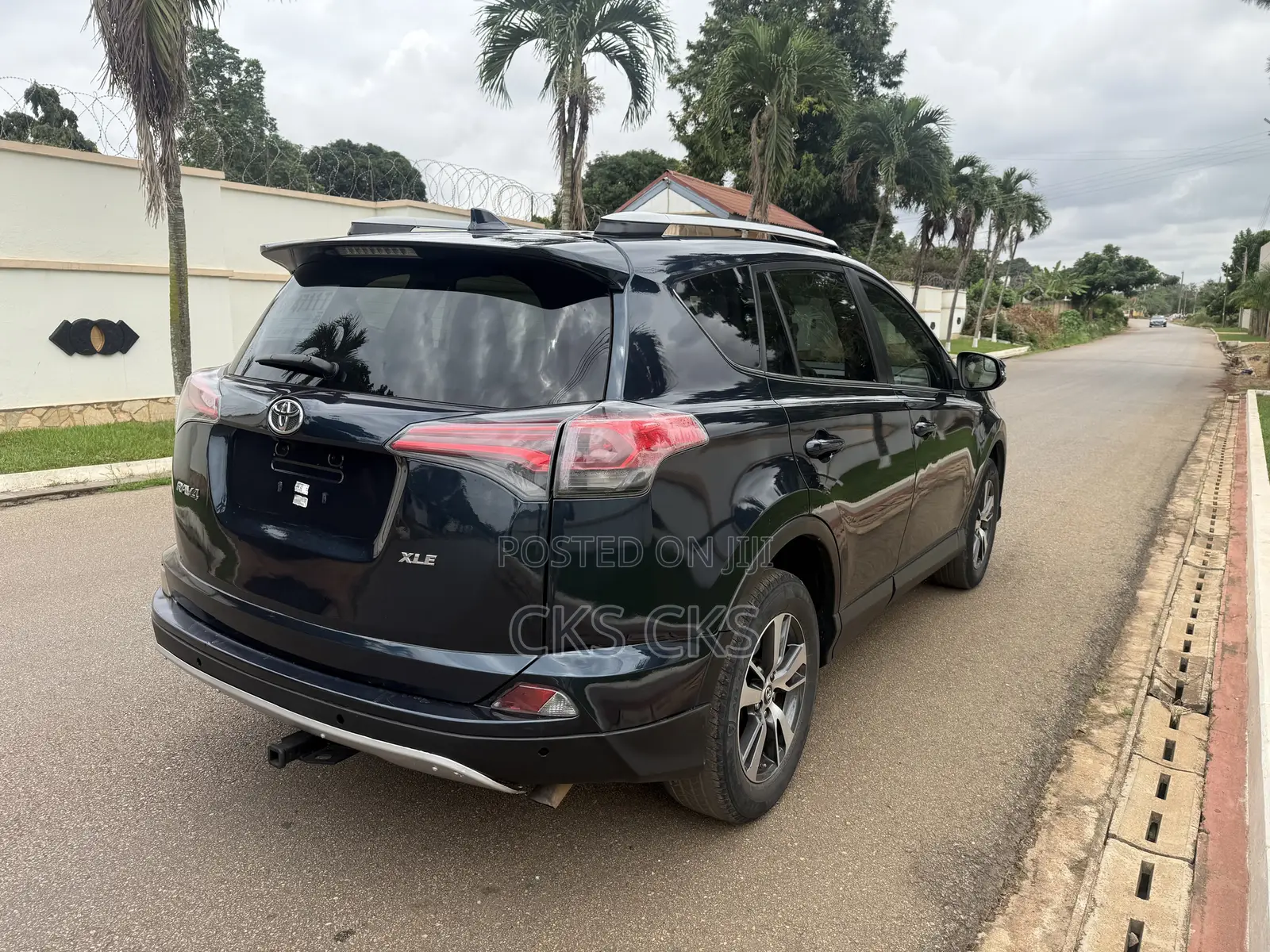 Toyota RAV4 2017 Blue
