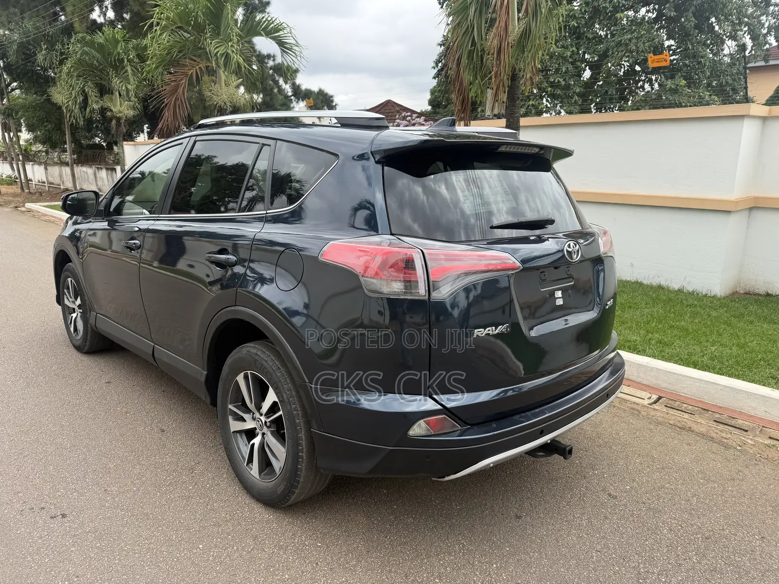 Toyota RAV4 2017 Blue